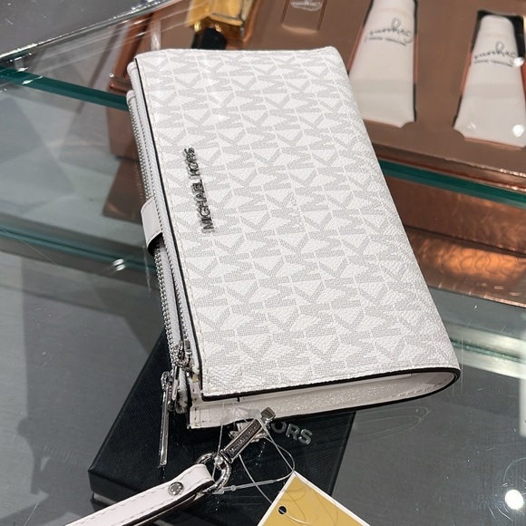 Michael Kors Jet Set Travel Large Double-Zip Wristlet-Wallet-PhoneHolder
NWT - Picture 15 of 16
